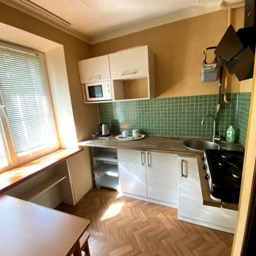 Богдана Хмельницького просп. (Героїв Сталінграда), 4