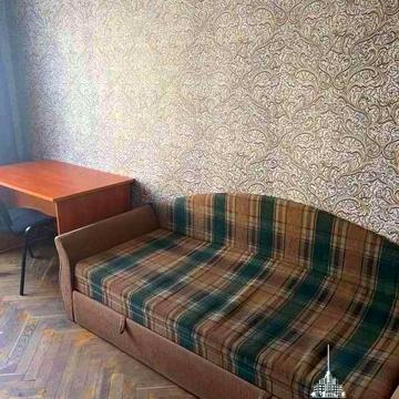 Анни Ахматової вул., 14-Б