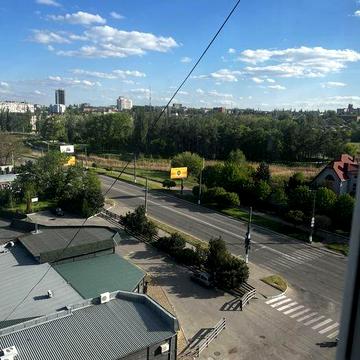 Продаж 2к на Набережній