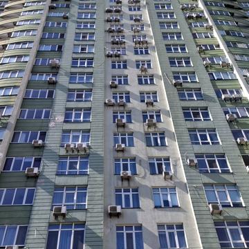 Валерія Лобановського просп. (Червонозоряний), 4-Б