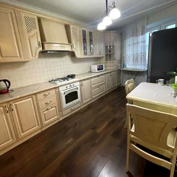 Митрополита Шептицького вул., 5