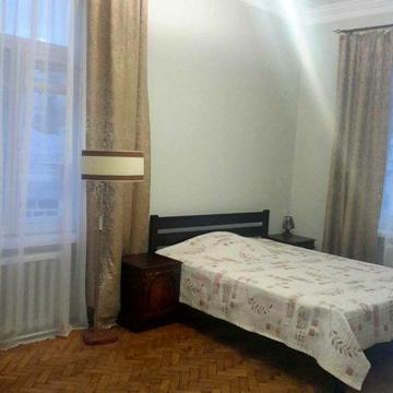 Аренда 2 комн разд Печерский р-н., Крещатик ул. 21