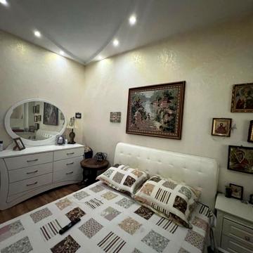 Адміральський просп., 40