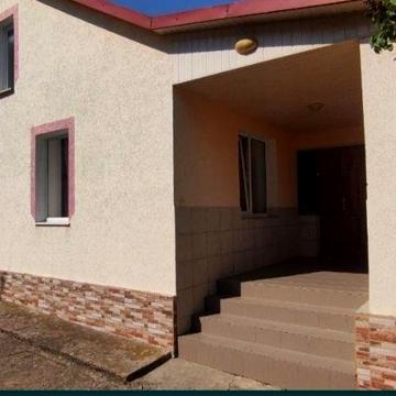 Продам будинок Камянець-Подільський поруч з мостом лань що біжить