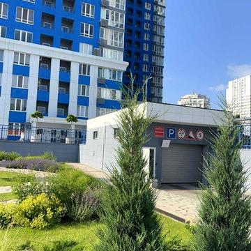 Продам 1 квартиру с кухней-студией и раздельной спальней. 45 кв.м.