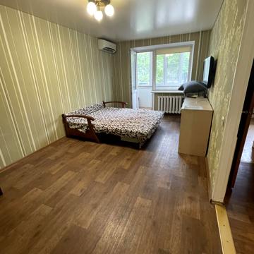 Олександра Поля просп. (Кірова), 48-Б