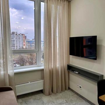 Миколи Гулака вул., 4