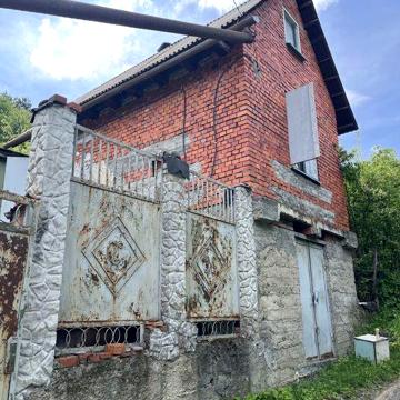 Будинок на горі ловачка (дача)