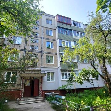 Комінтерна, 3