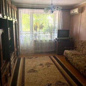 Продається трикімнатна квартира в Золотоноші, в Центрі