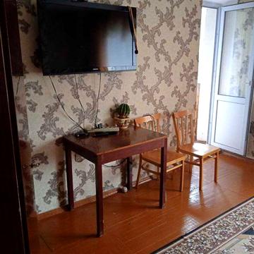 Продаж 2-ох кімнатної квартири у центрі міста.