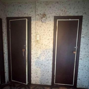 Продам 3 ком. квартиру. Левый берег. Начало 10 района. Кинотеатр Мир.