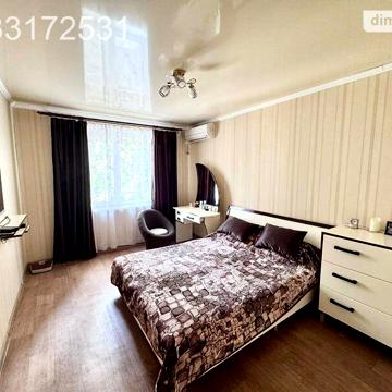 Продаж 3к Квартира Космонавтів вулиця