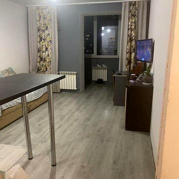 Здана 2 кімнатна  новобудова з великою площе на Озерній