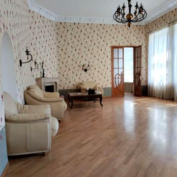 4-кімнатна квартира в пров.Театральний з видом на Оперний театр
