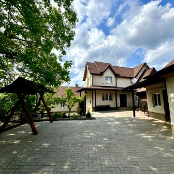Продається житловий будинок з усіма зручностями