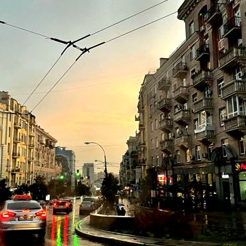 Велика Васильківська вул. (Червоноармійська), 28