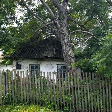 Продам будинок під знос та земельну ділянку 9 сотих