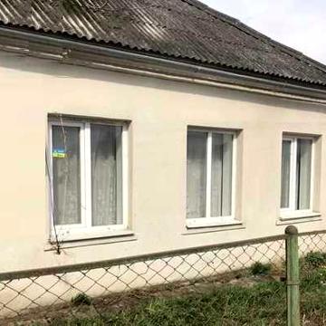 Власник: Дім з великим подвірям у центральній частині міста./Шевченка