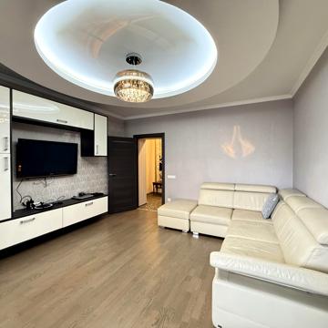 Тарасівська вул., 36