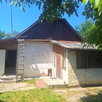 Продам будинок-дачу біля залізничної станції