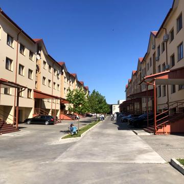 Героїв Крут вул., 2