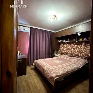 Продам 2 к. квартиру Полевая метро Защитников Украины Спортивная
