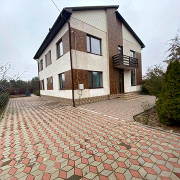 Здаю в оренду сучасний будинок в Матвіївці (л1)