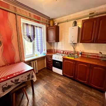 Металургів просп., 15