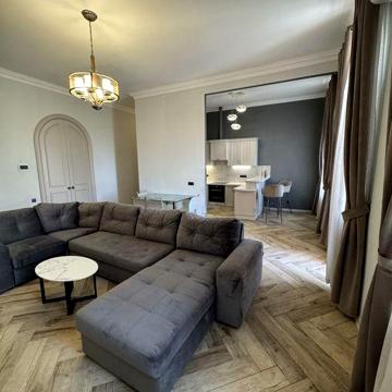 Аренда 2-комн. квартиры, 120 м², Бунина 33, центр Одессы