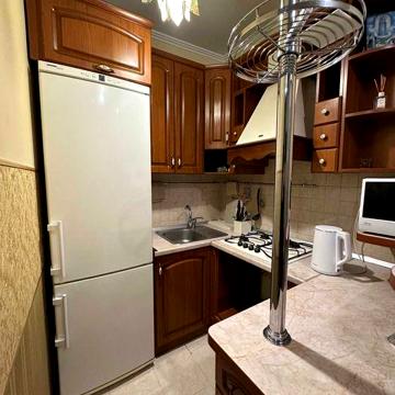 Оренда 1-кім. квартира в центрі Львова, бічна пл.Ринок