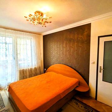 Велика 2к. квартира (кухня - 20м2) з автономним опаленням та ремонтом