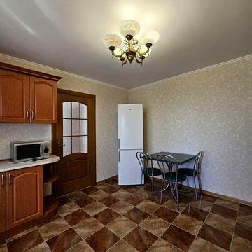 Продам простору квартиру в новому будинку в центрі  міста