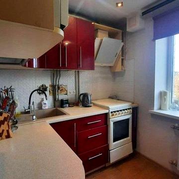 Сдам 2-х кімнатну квартиру біля трк Київ 4/9цегл ремонт меблі техніка