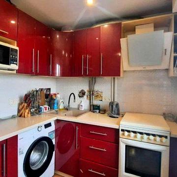 Сдам 2-х кімнатну квартиру біля трк Київ 4/9цегл ремонт меблі техніка