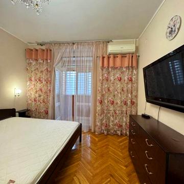 Оренда 2-кімнатної квартири 83 м, в Печерському р., з  паркомісцем!