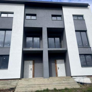 Продаж котеджу ділянка 4 сотки Солонка !