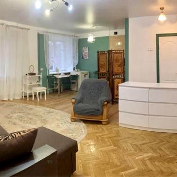Лесі Українки бульв., 3