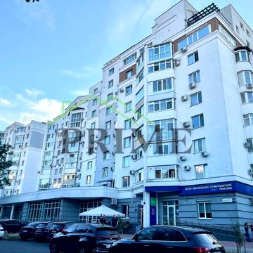майдан Незалежності пл., 1Б