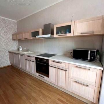 Полтавська вул., 10