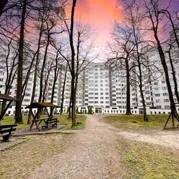 Петра Сагайдачного вул., 14а