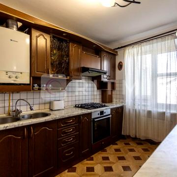 Української Дивізії вул., 13