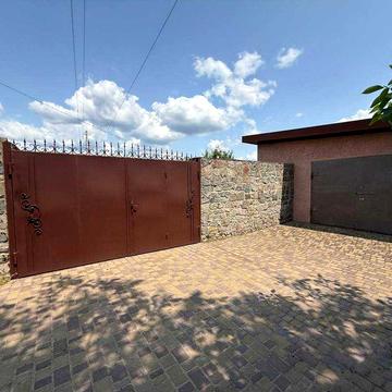 Оренда 4к будинку з гаражем на Карачунах