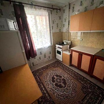 1 кімнатна квартира метро Харківська Бажана 7