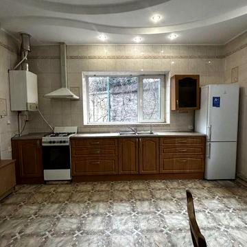 Продається будинок на Лівому березі.