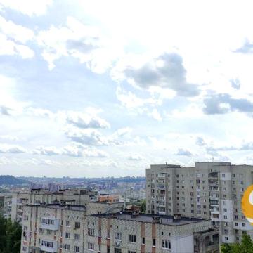 Очеретяна вул., 31