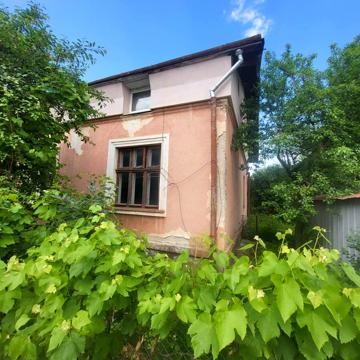 Богдана Хмельницького вул., 15а