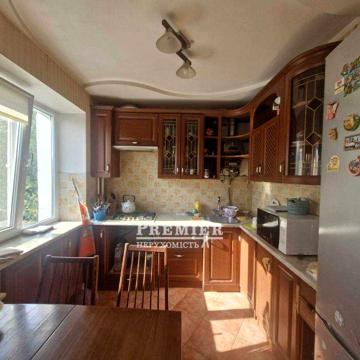 До продажу 2 кімн. квартира у центрі м. Чорноморськ.
