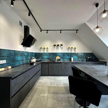 Ексклюзивна 4 км квартира біля стометрівки