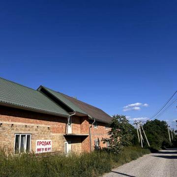 Продаж коробки (будинок + комерція)